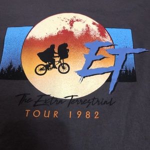 "ET THE EXTRA-TERRESTRIAL" COLLECTABLE 1982 TOUR T-SHIRT